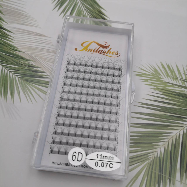 pre-made-russian-lashes.jpg