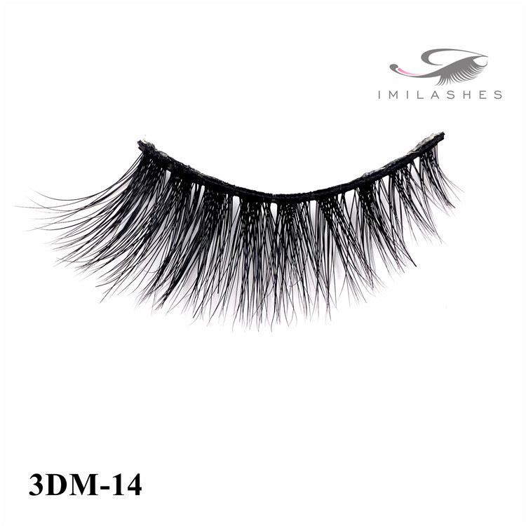 strip-mink-eyalshes.jpg