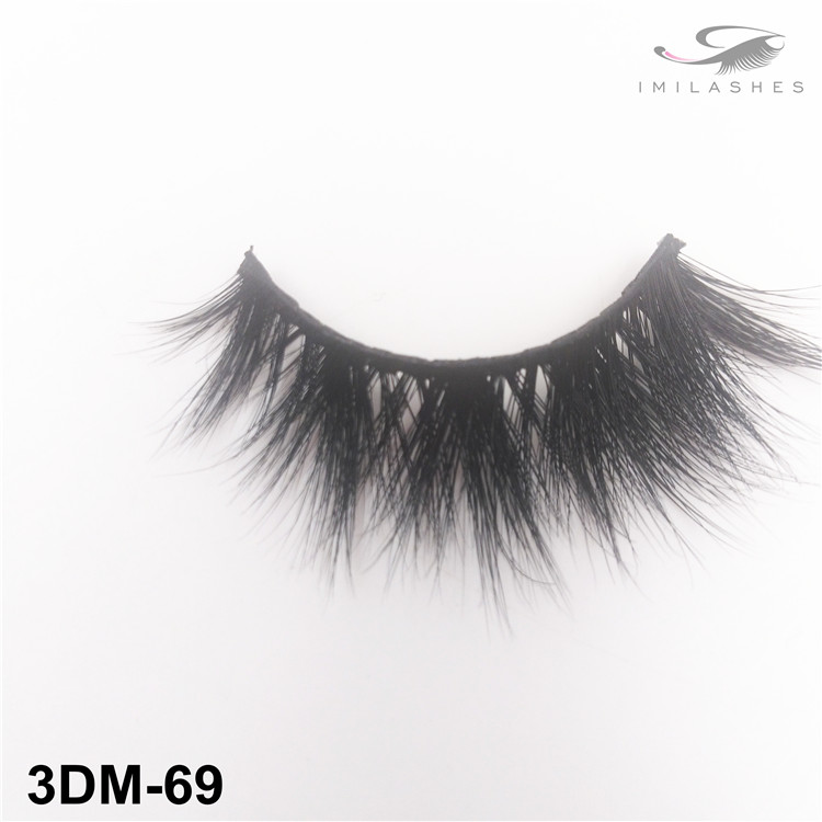 most-natural-false-lashes.jpg