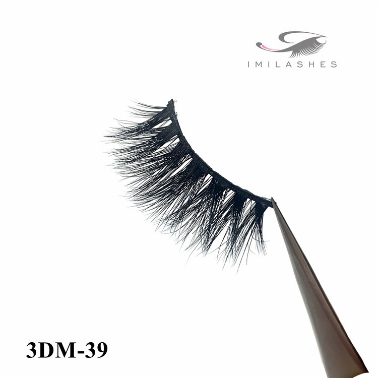 3D eyelash extensions and eyelash extensions near me-D